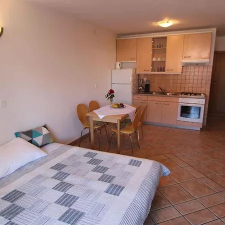 Malinska, Primorje-gorski Kotar 16 Apartamento